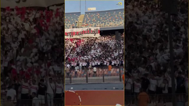 الزمالك جسد روحه الجماهير.. لحظة رفع تيفو من جمهور الأبيض