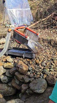 Practical Methods of Gold Detection and Extraction in Rivers Using a Gold Mining Machine