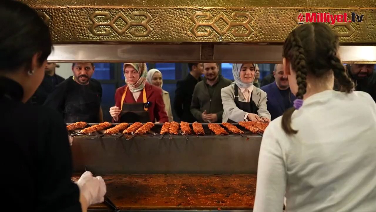Ankara’da yürekleri ısıtan iftar! Bir esnaf 100 çocuğu aynı sofrada buluştu