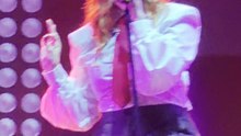 Vídeo del iPhone 17 Pro Max con zoom 40x (digital) - concierto de Leire Martínez en la sala Razzmatazz