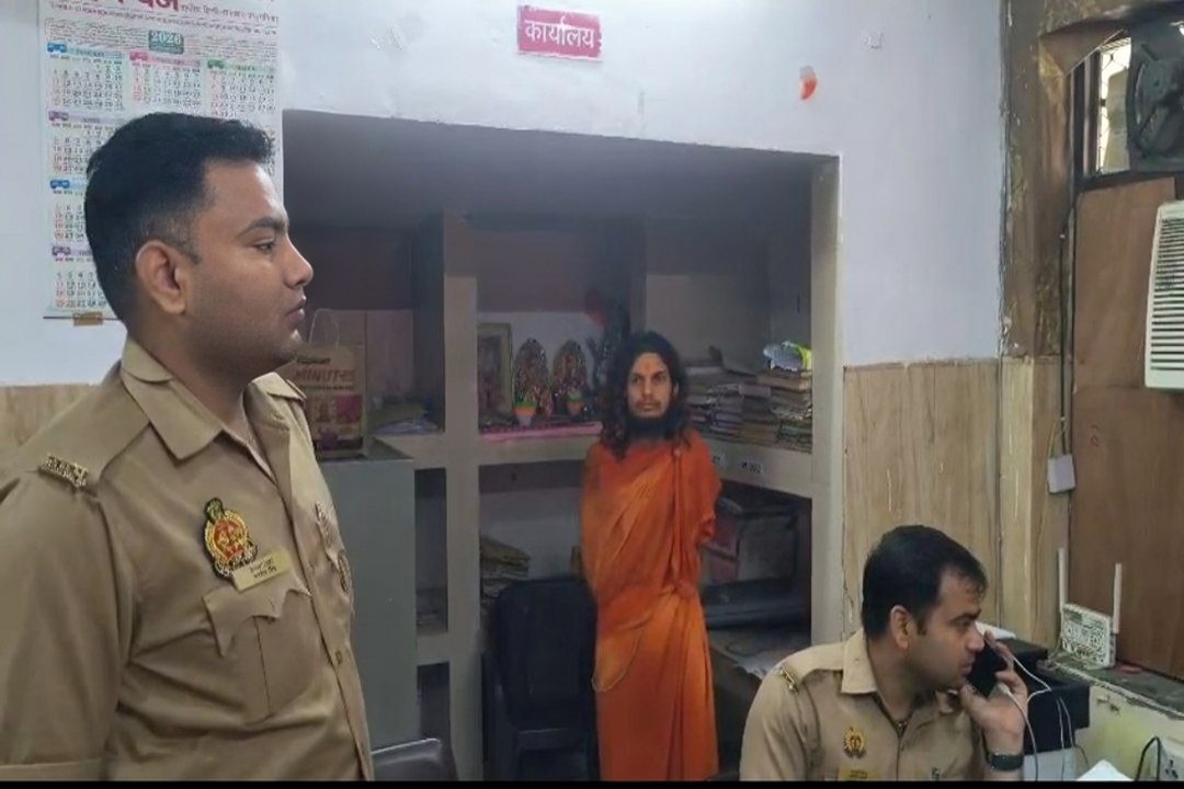 लखनऊ में एसआई भर्ती विवाद पर युवक का आत्मदाह प्रयास, एफआईआर न होने से नाराजगी