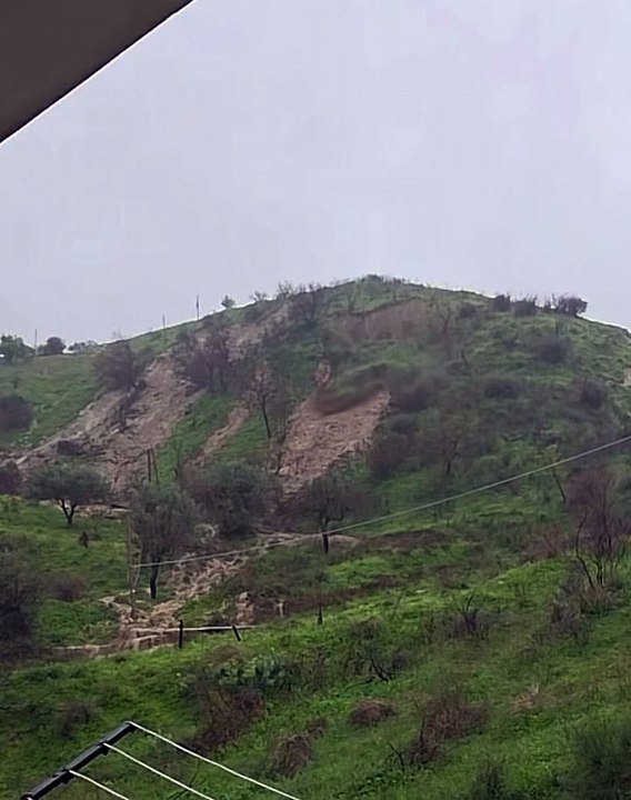 Maltempo sulla fascia ionica cosentina. Situazione critica a Crosia: evacuate 80 persone dopo una frana