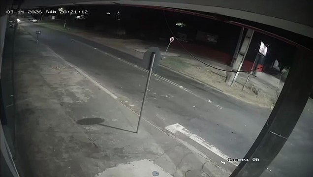 Motociclista sofre fratura exposta no joelho e tenta localizar condutor que causou acidente no Jardim Global