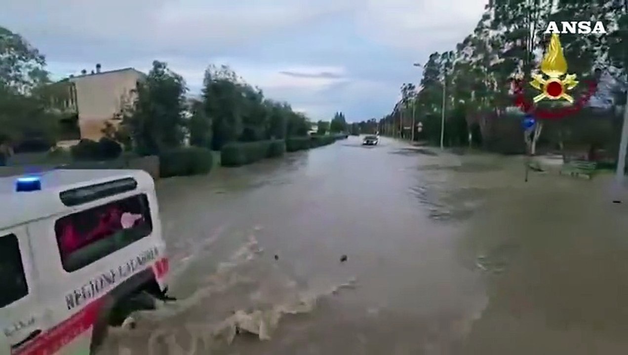 Maltempo in Calabria, evacuate le case vicine ai fiumi nel Cosentino