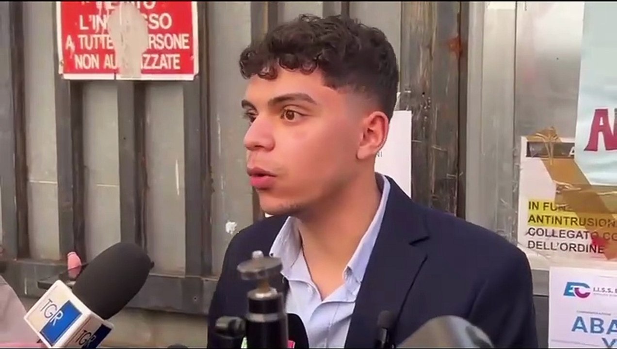 Ucciso a scuola dal compagno, il cugino della vittima nel giorno della commemorazione: "Non si può uscire di casa con un coltello"