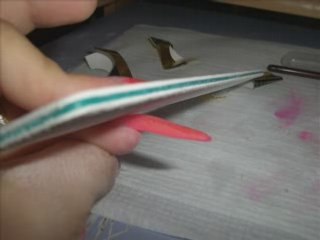 Pas à pas Résine : Stylet rose fluo avec déco 2