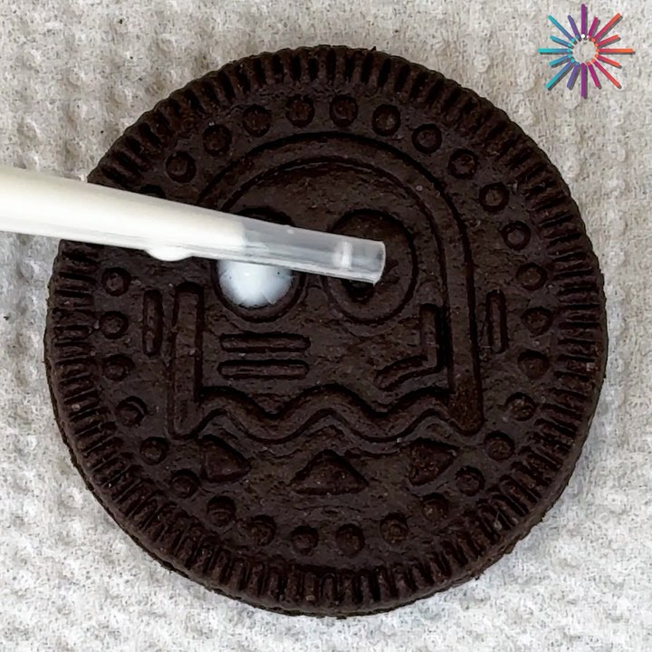 Hidden Oreo shapes! 🍪🥛