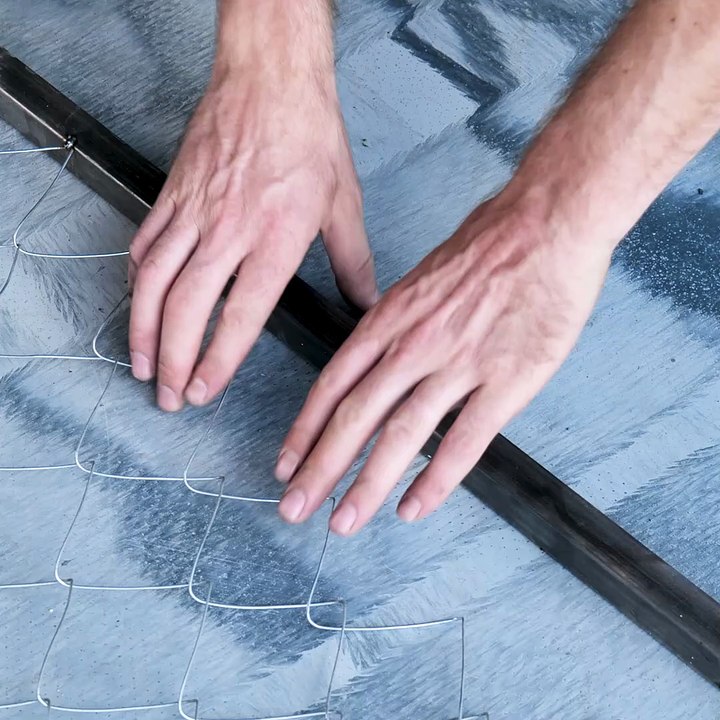 Simple hack for perfect chain link fence setup! 🔨🛠️