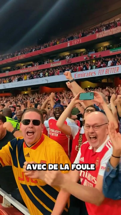 Pourquoi il y a une boîte à chaussures géante dans le stade de Manchester City ? 🤔