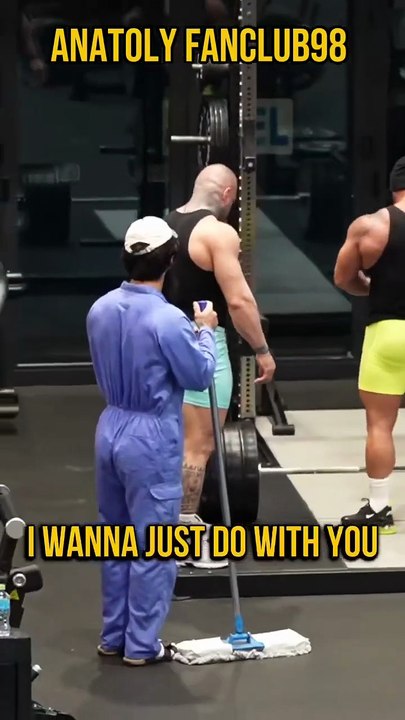 I bring my bar 🤭#anatoly #fitness #gym