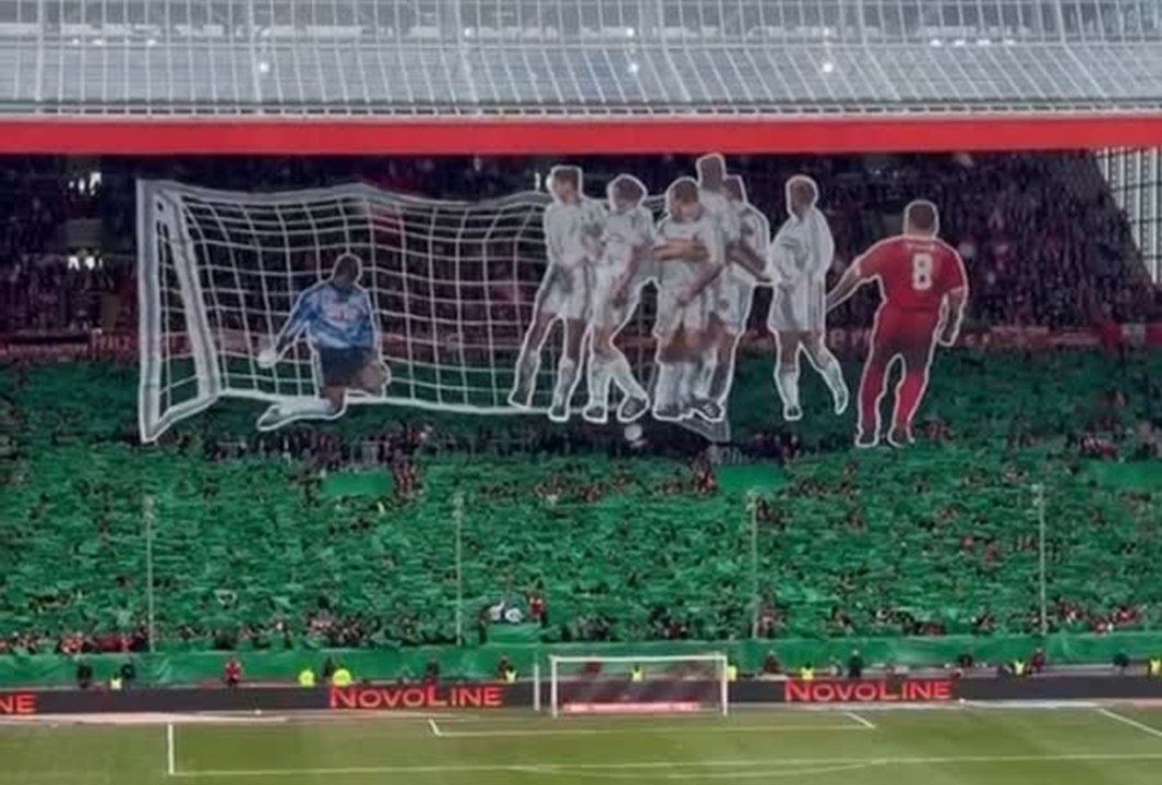 Il Kaiserslautern sorprende tutti con l'incredibile coreografia nel derby con il Karlsruhe