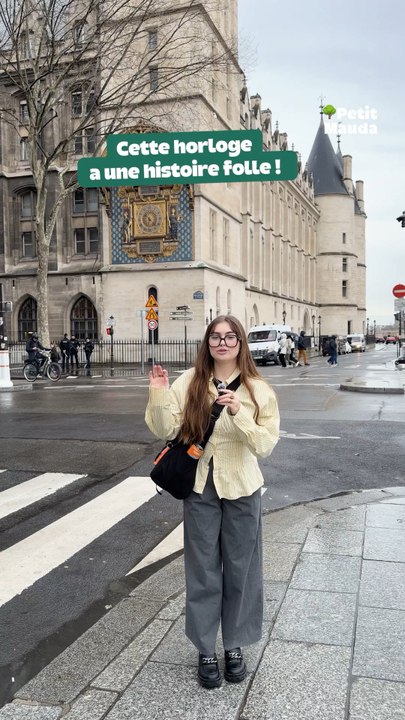 Le réveil médiéval qui a marqué Paris ⏰➡️ Allez découvrir tous nos articles sur [petitmauda.com](http://petitmauda.com/)©️ Crédit : @petitmauda🎁 Tous nos bons plans à retrouver en bio ! ❤️‍🔥👉🏻 Abonne-toi au Petit Mauda pour plus d’inspiration ! 🌳