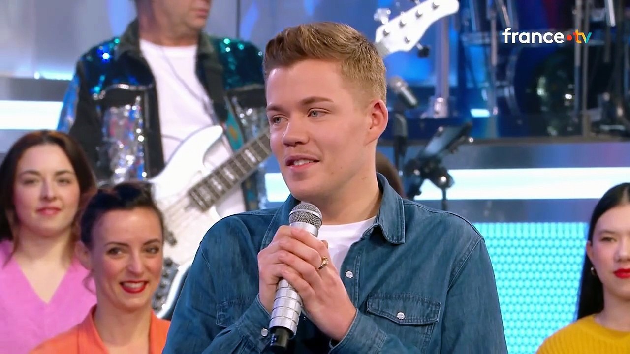 VOICi - "C'est pas la saison..." : le maestro Samuel révèle le nom d'un ancien président de la République qui lui a acheté des tomates hors saison (ZAPTV)