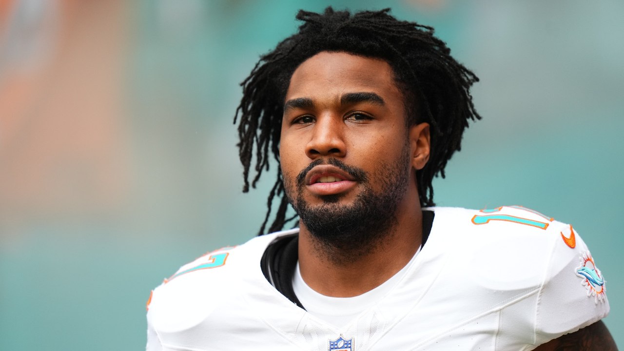 Denver Broncos Trade for WR Jaylen Waddle: Latest Details