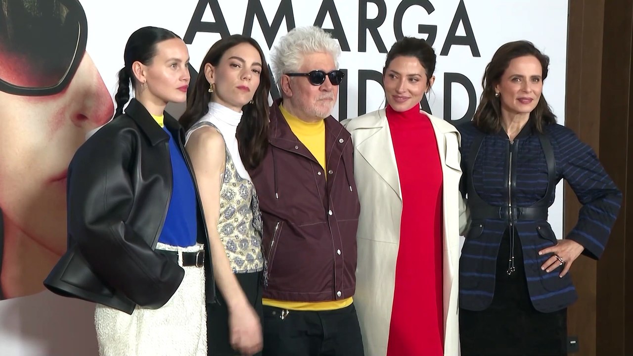 Almodóvar pide cambiar el 'No a la guerra' por el 'No a las guerras'