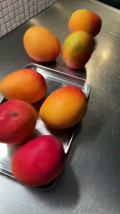 ASMR Mango Sticky Rice #mango #stickyrice #vanilla Recipe link in bio. created by Cedrik Lorenzen with Cedrik Lorenzen's original sound