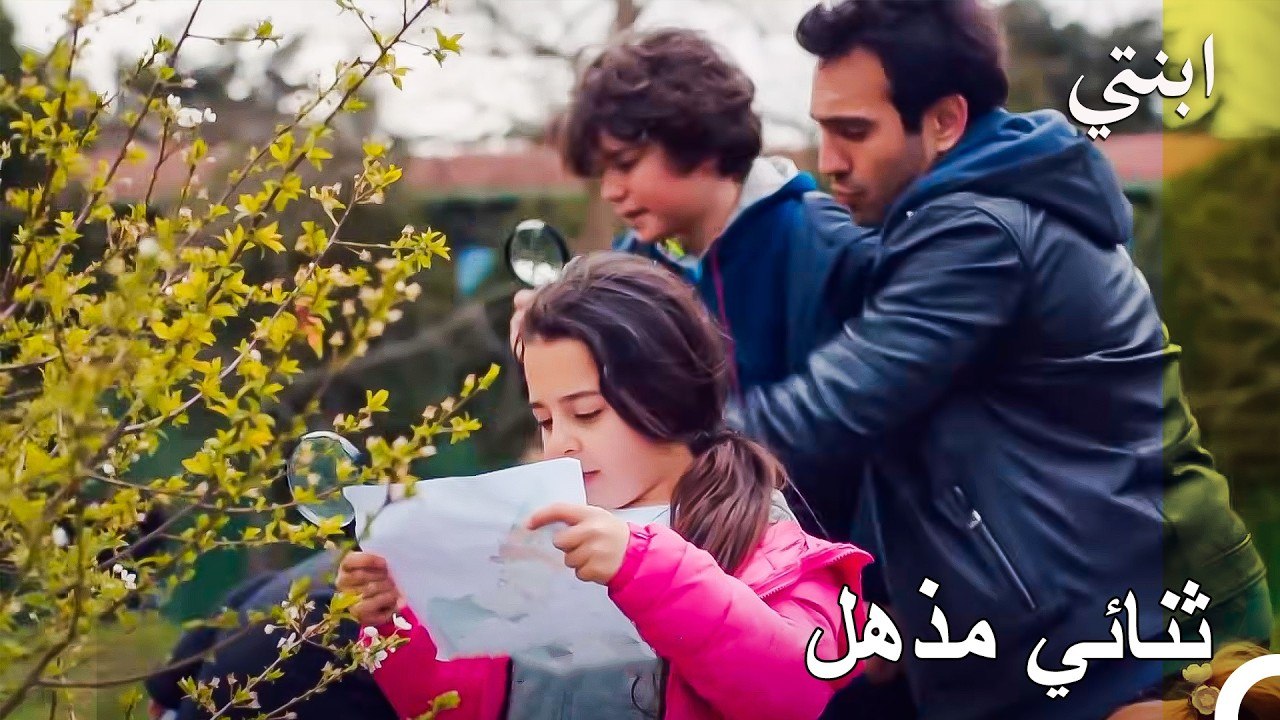 ألطف لحظات أويكو وميرت جان في رحلة الطبيعة لاكتشاف النباتات وسط أجواء مليئة بالبراءة 🥰🌿- ابنتي