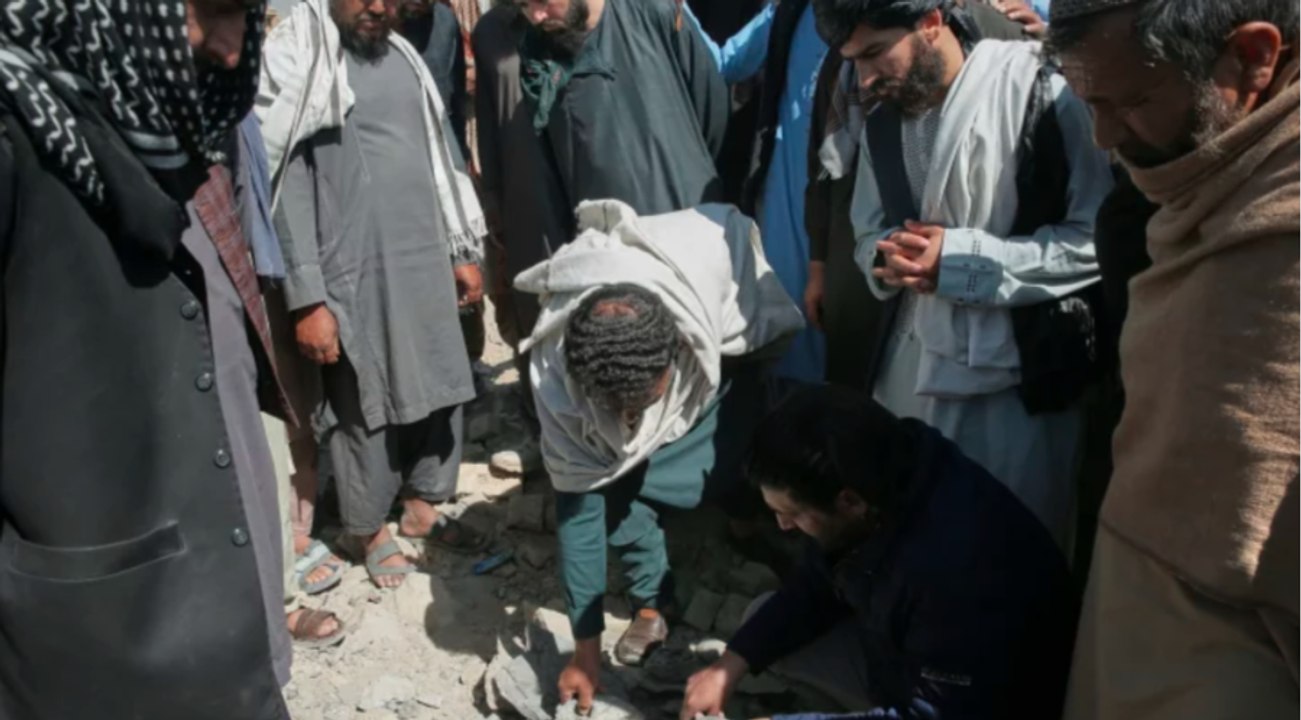 ಮಧ್ಯಪ್ರಾಚ್ಯಕ್ಕಿಂತ ಭೀಕರ.. ಪಾಕ್-ಅಫ್ಘಾನ್ ನಡುವೆ ಮಹಾಯುದ್ಧದ ಕಿಚ್ಚು! ಪಾಕ್-ಅಫ್ಘಾನ್  ಯುದ್ಧ..  ಕಣ್ತಪ್ಪಿಸಿ ನಡೆಯುತ್ತಿದೆಯೇ ಮಾರಣಹೋಮ?