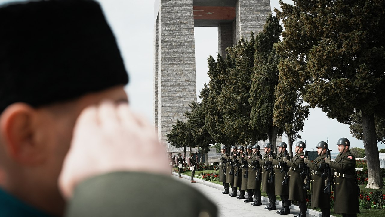 Şehitler Abidesi'nde Çanakkale Deniz Zaferi'nin 111. yıl dönümü dolayısıyla tören düzenlendi