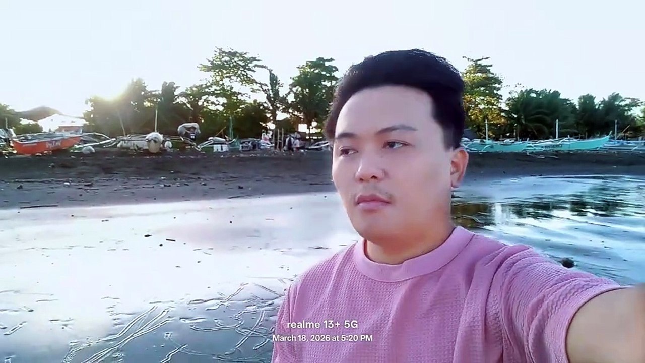 Mike’s Relaxing Afternoon Stroll at the Beach: Enjoying the Sunset View 🌊🌅
