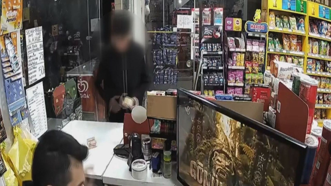 Fatih'te akran zorbalığı; koli bandını 'doğum günü kutlayacağız' diyerek marketten almışlar