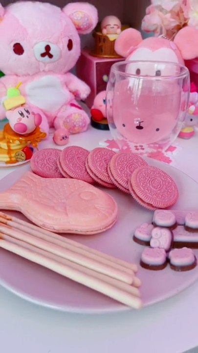 La rose ou rien 💖#rose#rose#nourriturejaponaise#gouter#oreo#asmr#lavieenrose#snack#kawaii#kawaiiasmr#relaxant#satisfaisant