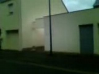 Mets le ballon ou tu ve  niko sur le poto