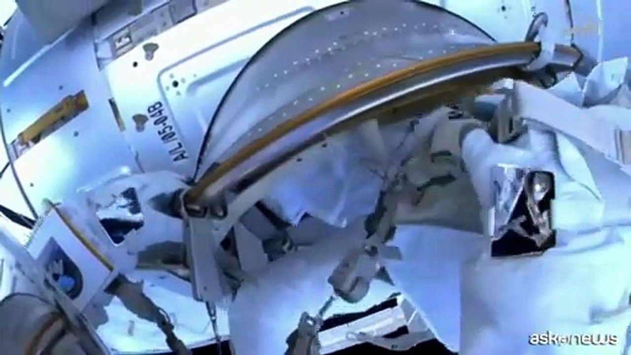 Passeggiata spaziale all'esterno della ISS per gli astronauti Nasa