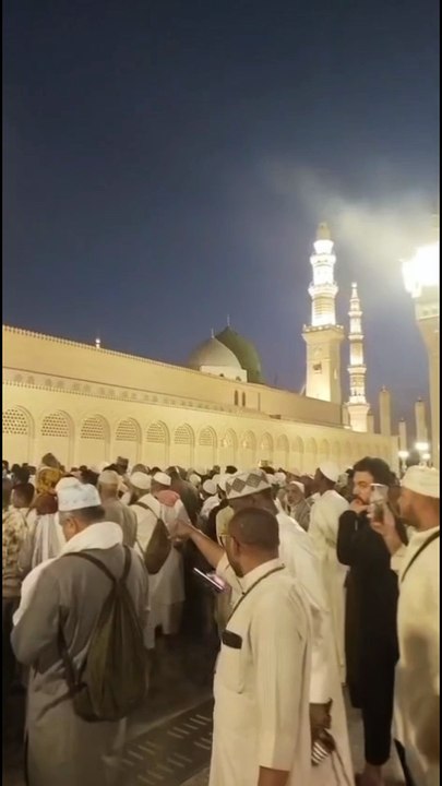 Soulful Naat in Masjid e Nabawi 🕌 Roza Rasool ﷺ View 🤲