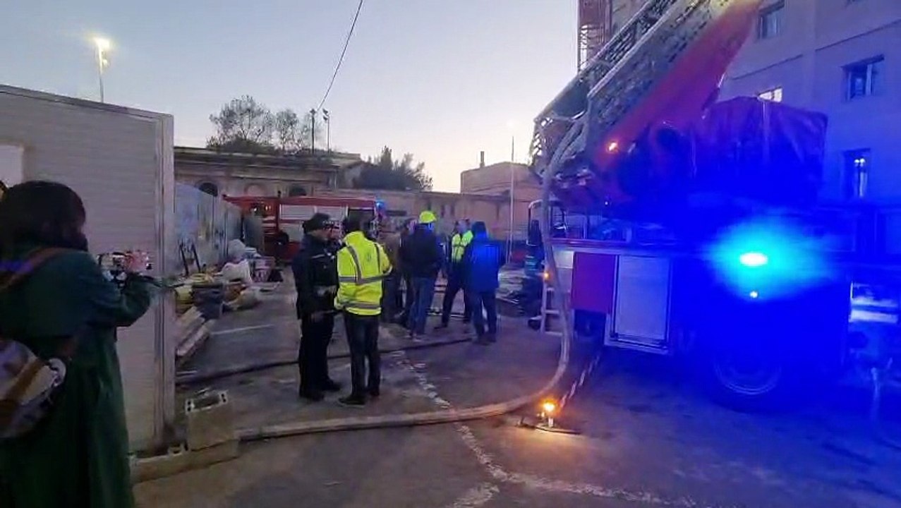Sassari, incendio all'ex Turritania: le immagini dell'intervento