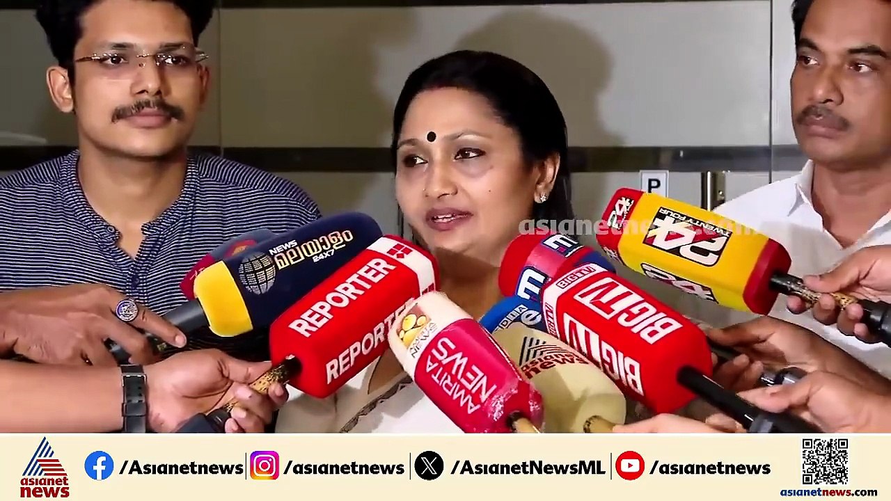 'പോസ്റ്ററടിച്ചത് നെഗറ്റീവ് ആയോ എന്നറിയില്ല, പാർ...