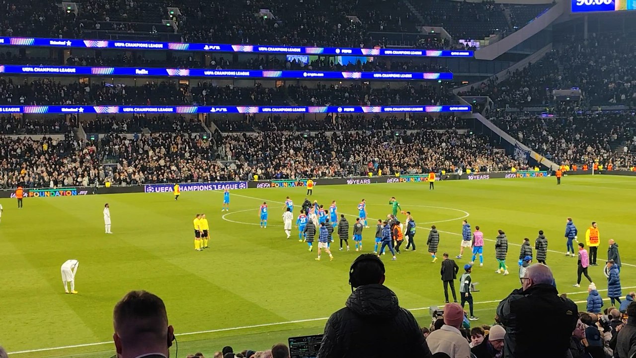 Delirio tras la clasificación a cuartos: comunión entre futbolistas y afición | TOTTENHAM 3 - ATLÉTICO 2