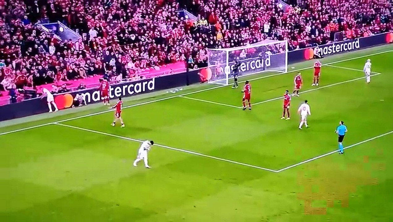 Noa Lang - thumb injury (Liverpool - Galatasaray)