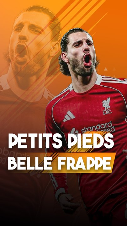 👟 Il a des pieds trop petits mais il porte Liverpool