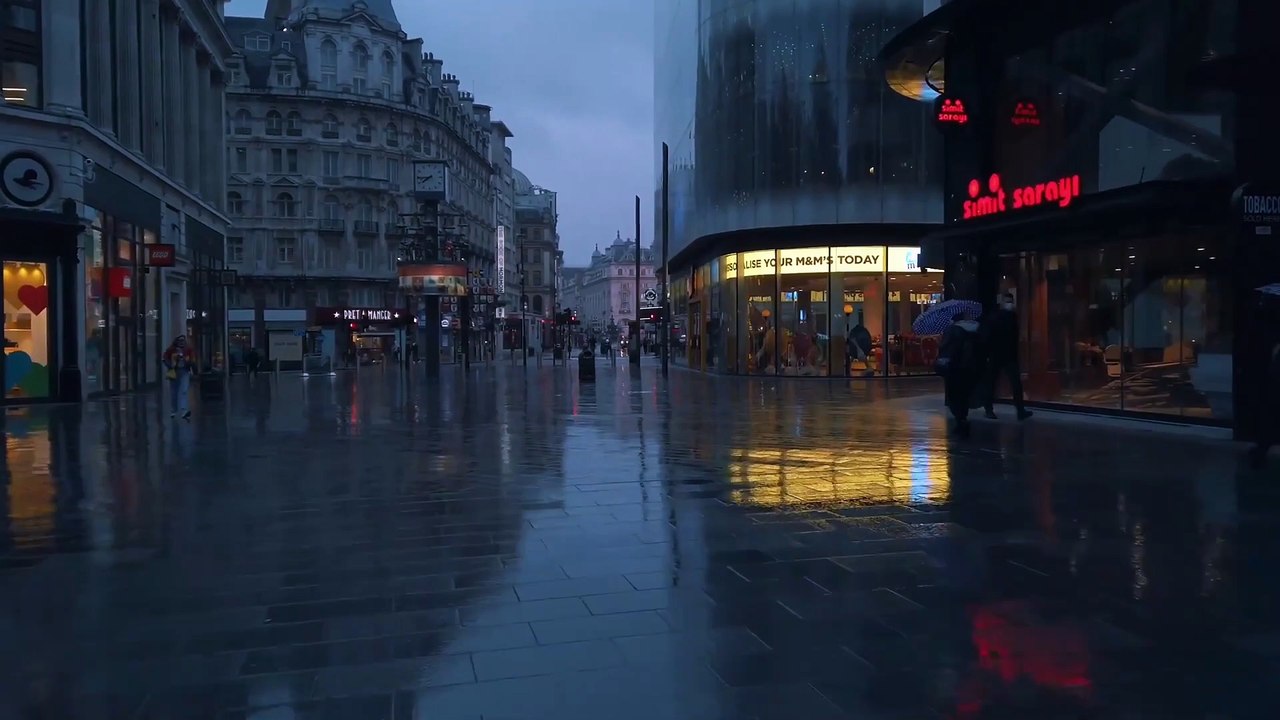 4K POV Rainy Morning Stroll: West End London Streets & Wet Pavements