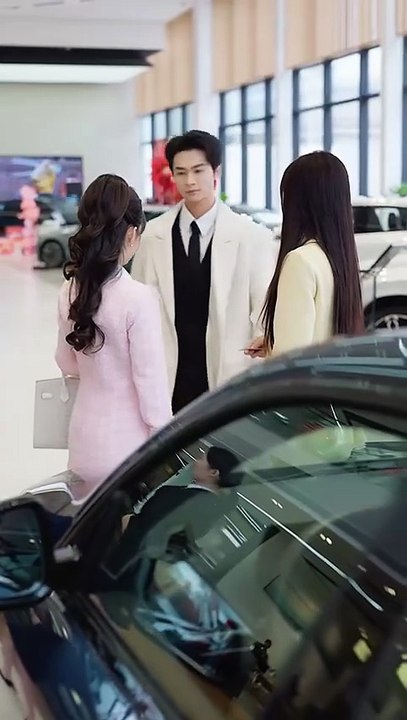 10 years couldn't warm his heart; she disappeared the day his first love returned, he regretted it.