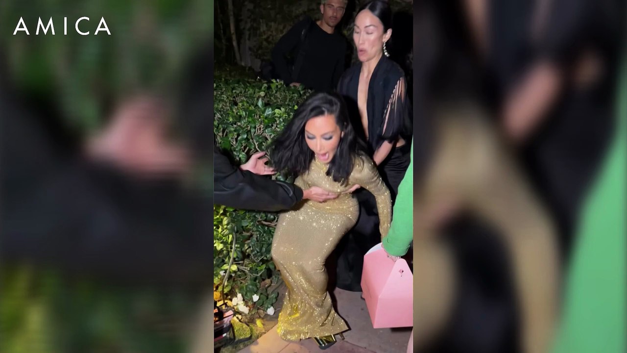 Kim Kardashian cade dai tacchi alti e il video non può che essere virale