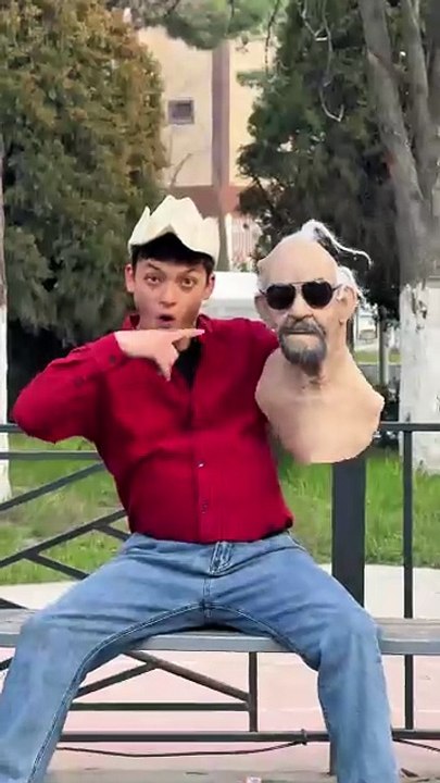 Old man, push up prank ￼