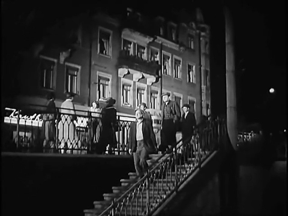 Rote Bergsteiger (DDR 1967) - 11 - Treffpunkt Kaufhaus