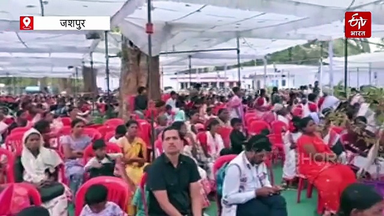 सरहुल महोत्सव में झूमा जशपुर,सीएम विष्णुदेव साय पूजा में हुए शामिल,प्रकृति को बचाने का दिया संदेश