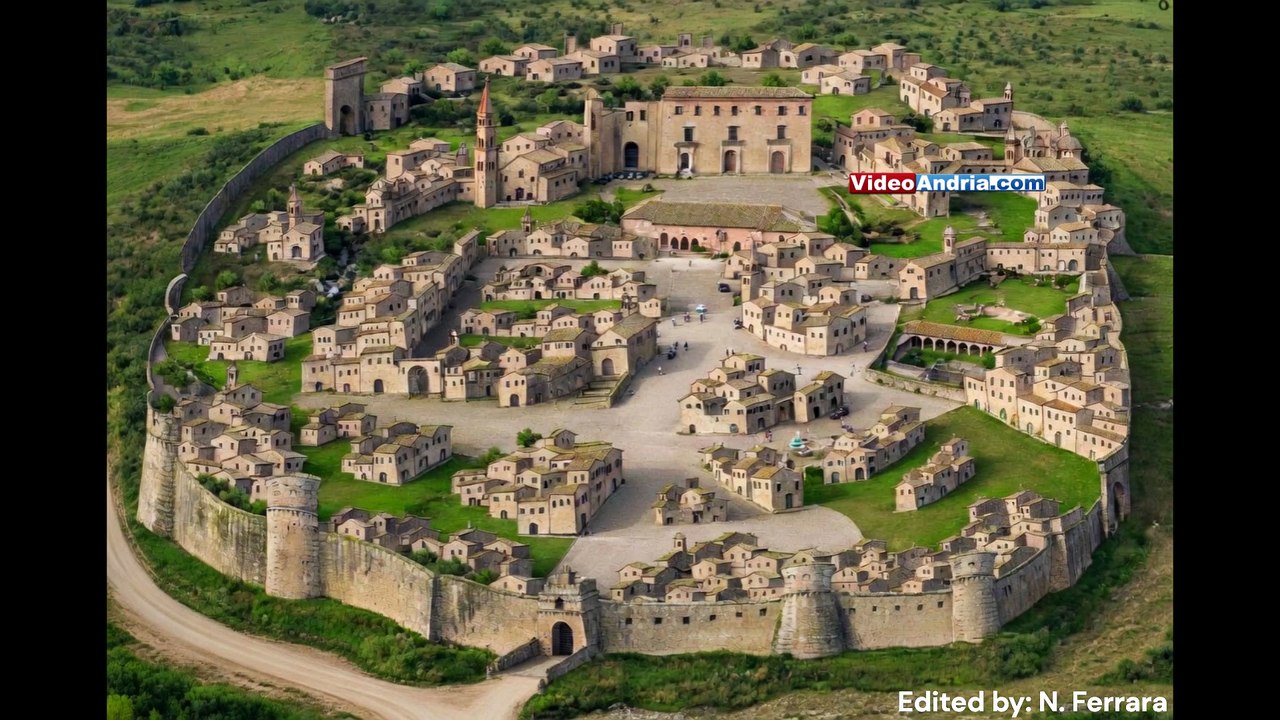 Sorvolo su Andria Antica al tempo del Regno di Napoli: video della simulazione di un "drone" sulla città vecchia circondata dalle antiche mura