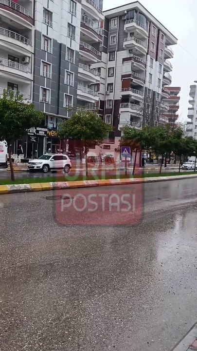 Şanlıurfa'da şiddetli rüzgar ve yağmur etkili oluyor