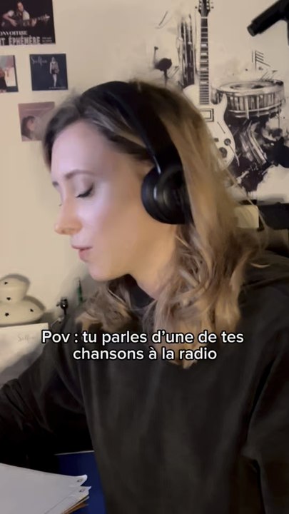 Quel plaisir de raconter l’histoire de « Deux âmes solitaires » à la radio 🤩🙌🏻Petit extrait de l’interview avec @lasqradio20 ☺️🎧 Retrouvez cette chanson dans mon premier album « Perdue mais heureuse » disponible sur toute les plateformes d’écoute 🥰