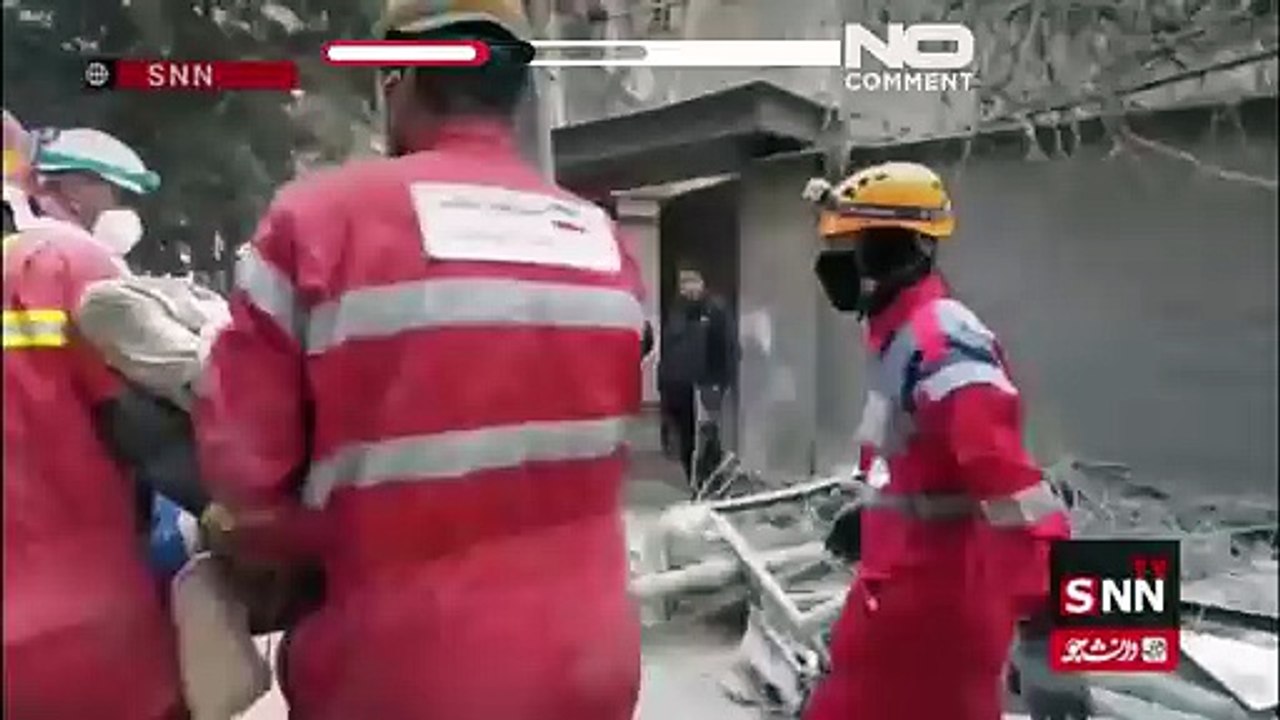 Iranisches Staatsfernsehen zeigt Rettung eines Mannes aus Trümmern in Süd-Chorasan