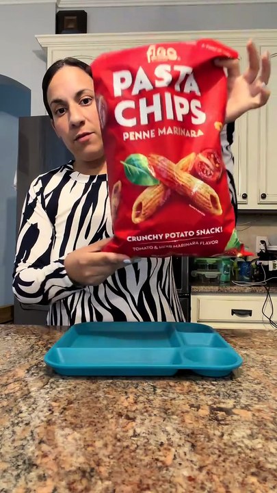 I love when all of my Quads eat and share from one tray. It helps encourage my quads who have struggled with eating delays. #bloompartner #bloompop #momhacks #momlife @Bloom Nutrition