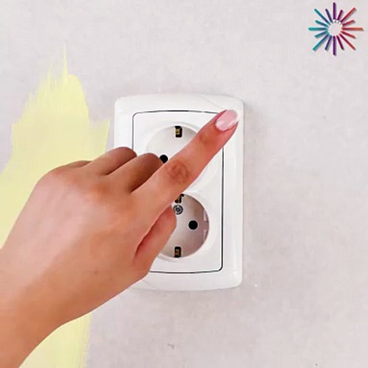 Smart hack for painting around outlets! 🔌💯