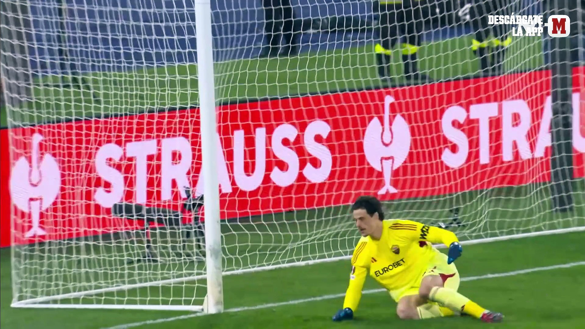 La Roma se la pega en casa y el Bolonia avanza hacia cuartos