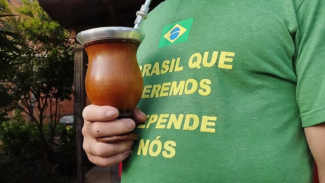 "É tudo final de semana e quase todo dia", afirma morador sobre bebedeira em local onde mulher foi morta