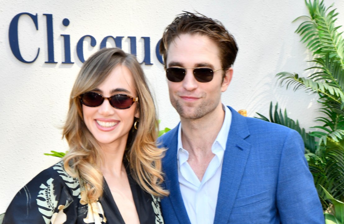 Robert Pattinson insinúa que se casó en secreto con Suki Waterhouse