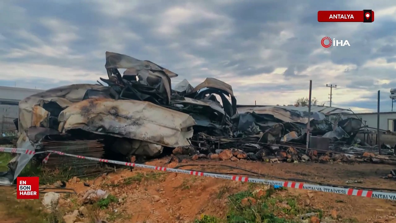 Antalya'nın Kepez ilçesinde gece saatlerinde yangın çıktı